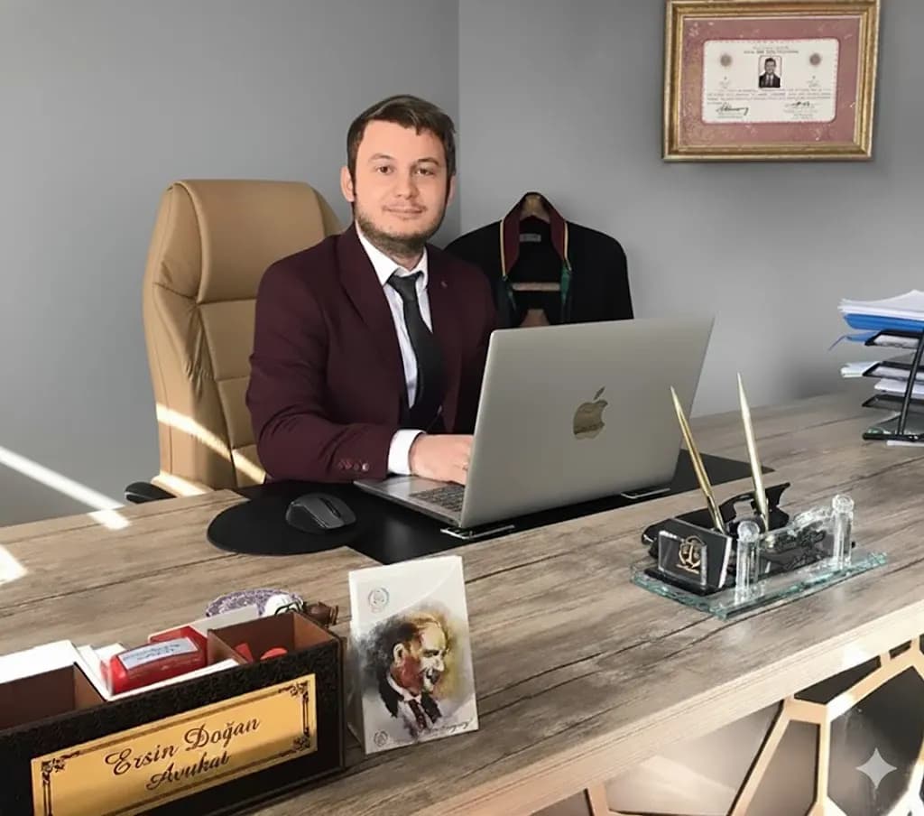 Bursa avukatı Ersin Doğan'ın profesyonel özgeçmiş fotoğrafı